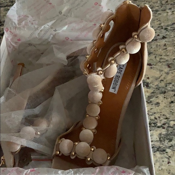 Shoes - Picture 2 of 2